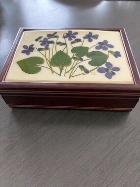 Wood Keepsakes Pressed Violet Flower Wood Jewelry Box Signed Tari